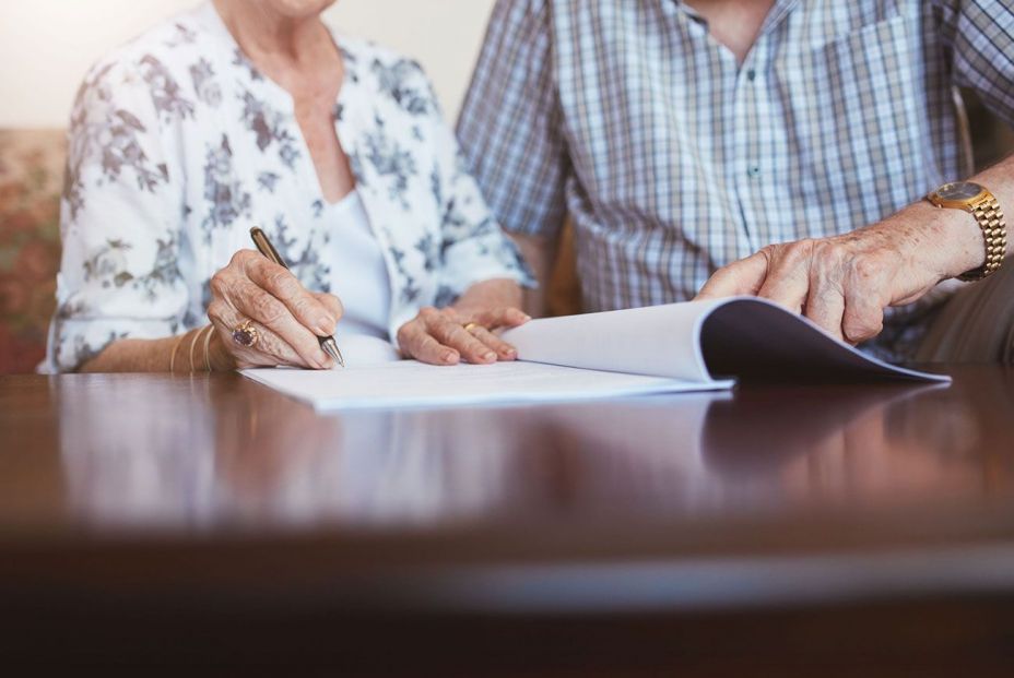 Banco Santander y Mapfre comienzan a comercializar su nueva hipoteca inversa. Bigstock Banco Santander y Mapfre comienzan a comercializar su nueva hipoteca inversa. Bigstock