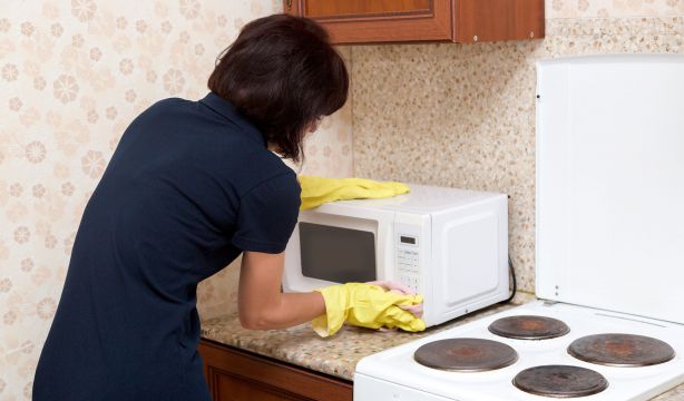 El truco para eliminar el color amarillento de tus electrodomésticos