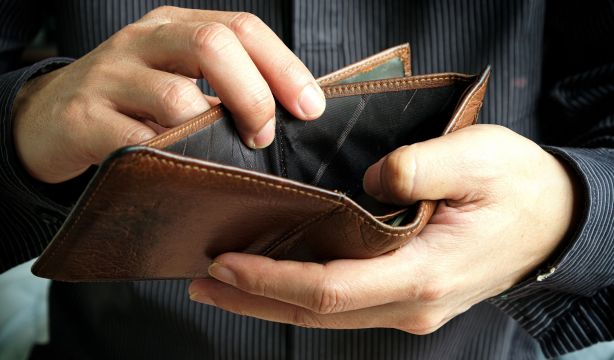 ¿Puedo recibir una pensión de jubilación si tengo más de 65 años y no he cotizado nunca?