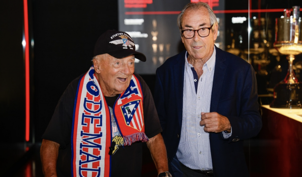 El Atlético de Madrid cumple el sueño de Juan, un aficionado de 93 años