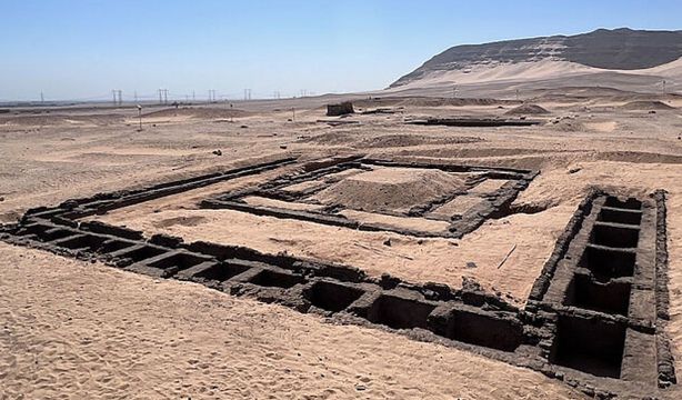 Descubren vino de hace 5.000 años intacto en la tumba de la primera faraona de Egipto