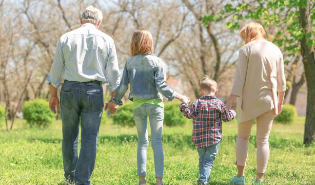 Sentencia pionera: unos abuelos consiguen la custodia de sus nietos sin tener la patria potestad