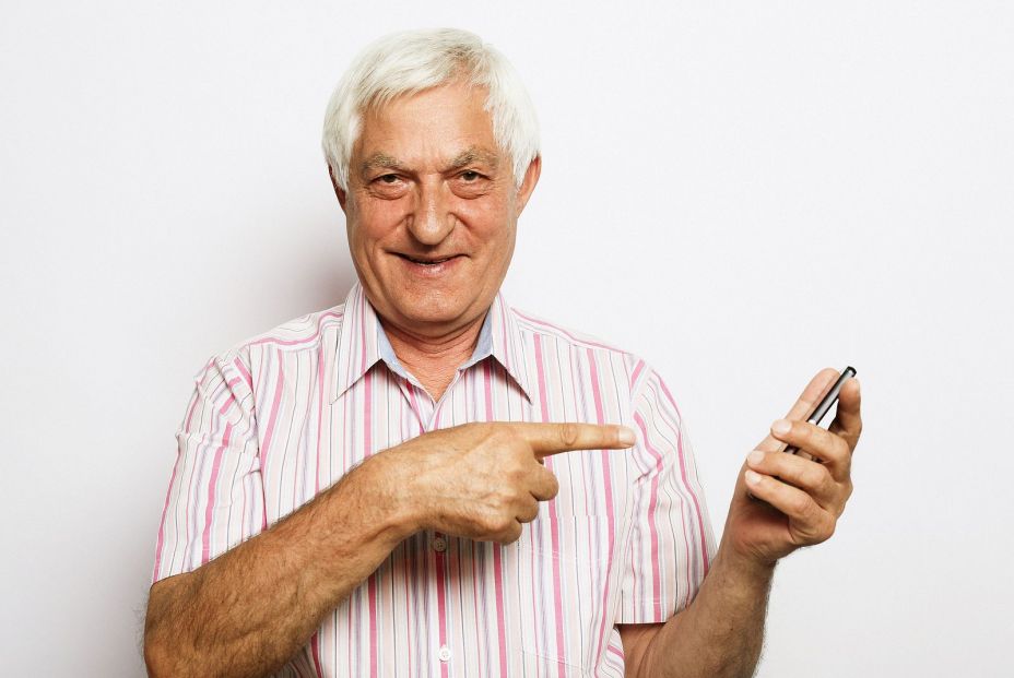 Desmontando el edadismo digital: hacerse mayor no implica usar menos las nuevas tecnologías