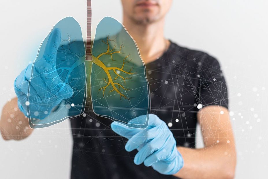 Desarrollan una estrategia eficaz contra el cáncer de pulmón más agresivo en animales