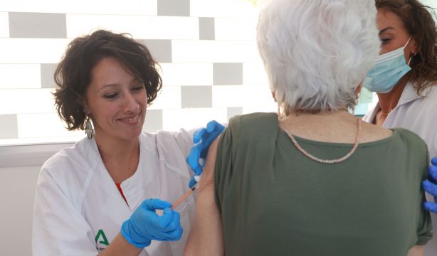 Cómo pedir cita para la vacunación de Covid y gripe, según dónde vivas