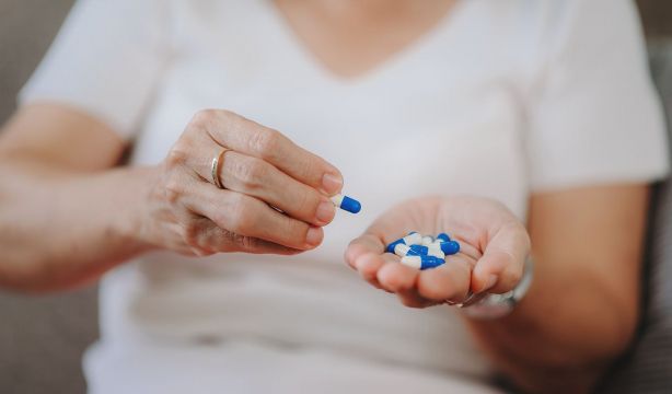 Polimedicación: los riesgos para los mayores que toman cinco o más medicamentos diarios