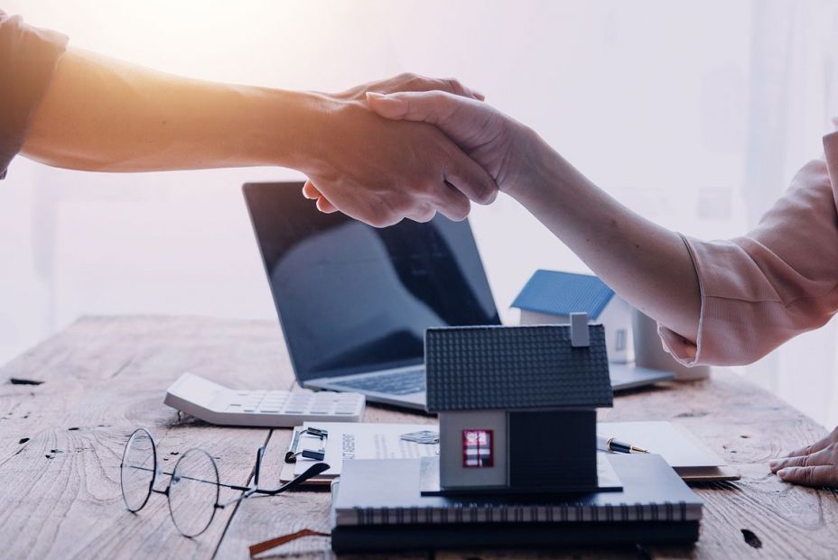 Huyendo del euríbor: aumentan los españoles que compran vivienda a 'tocateja' Huyendo del euríbor: aumentan los españoles que compran vivienda a 'tocateja'