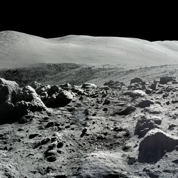 panorama view of apollo 17 lunar surface