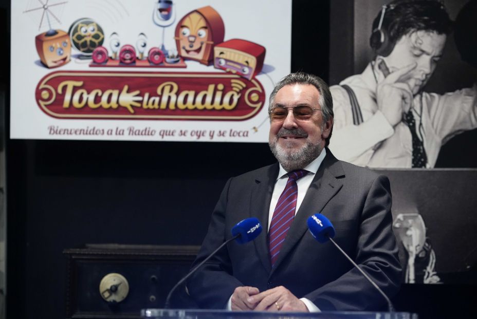 La sede del CERMI acoge 'Toca la Radio' con 50 radios antiguas (1) La sede del CERMI acoge 'Toca la Radio' con 50 radios antiguas (1)