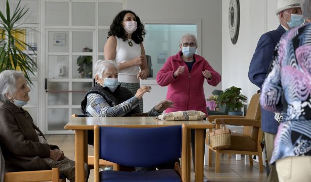 Novedades en las residencias gallegas: tendrán protocolos contra agresiones y áreas psiquiátricas