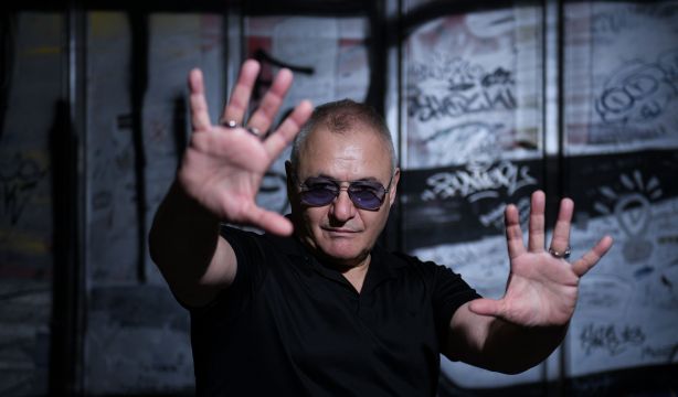 Chimo Bayo se convierte en un 'pirao' de la 'Ruta del Bakalao' en su debut cinematográfico