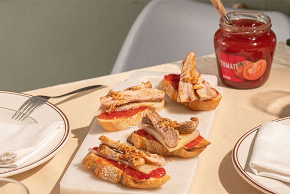Receta tosta de secreto y mermelada de tomate