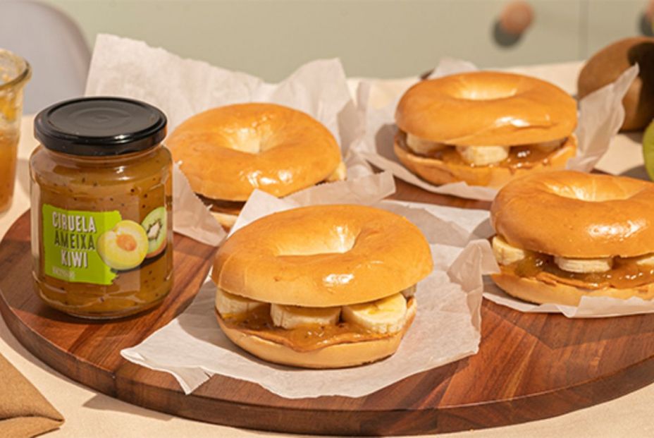 receta bagel de mermelada de kiwi y ciruela