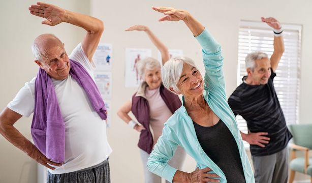 Evitar el reposo y realizar ejercicio físico es mejor para el dolor lumbar