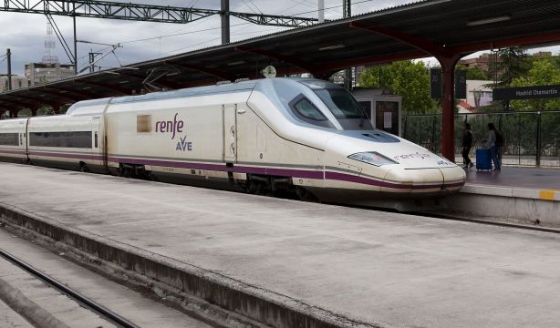 Los primeros billetes del AVE Madrid-Asturias saldrán a la venta el 2 de noviembre
