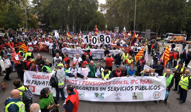 Los pensionistas salen a la calle para exigir una pensión mínima de 1.080 euros