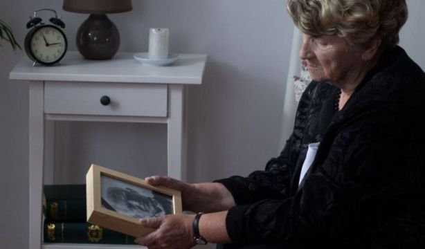 Pensión de viudedad: una paga media de 780 €/mes en la España del 11% de inflación