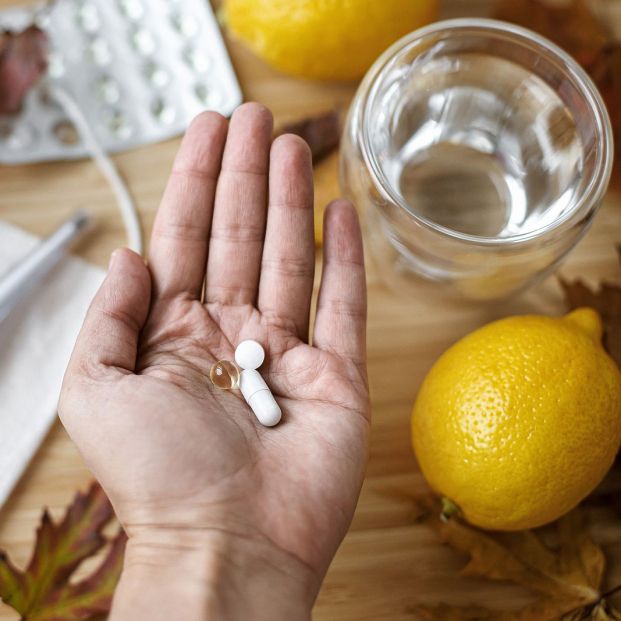 Vitaminas y suplementos para evitar catarros: ¿realmente sirven?