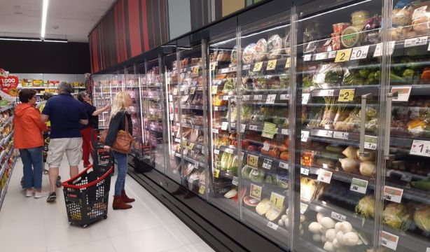 La inflación se come la bajada del IVA: la cesta básica de la compra ya cuesta más