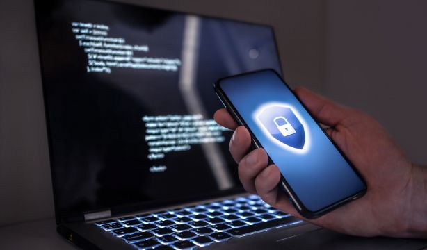 017, el número de teléfono gratuito al que acudir si caes en una estafa online