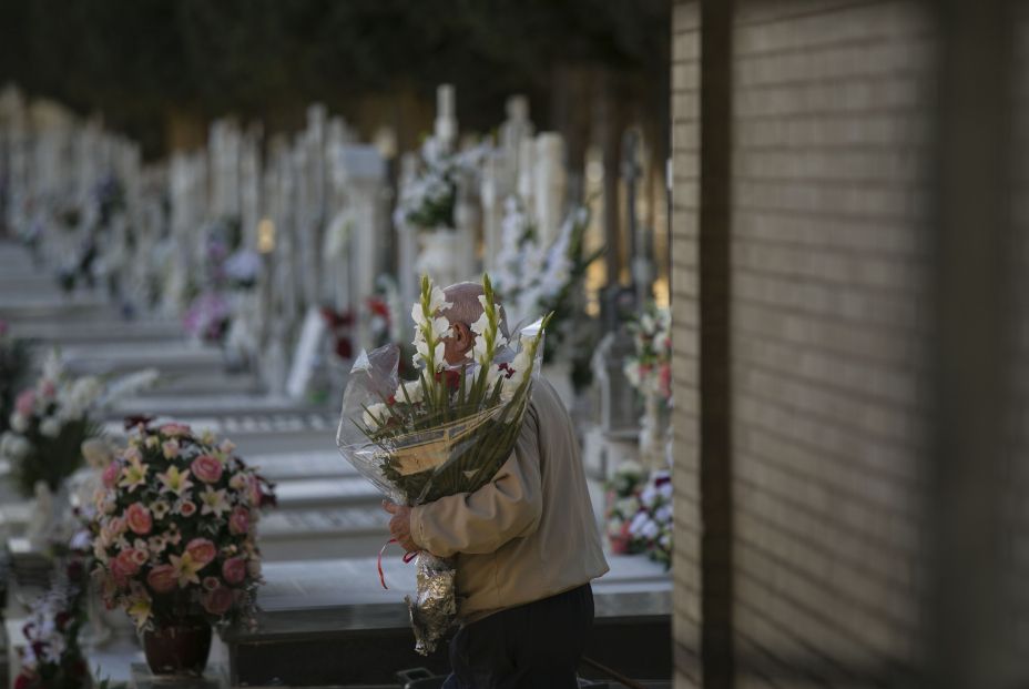 El seguro de decesos no compensa: puedes llegar a pagar hasta tres veces más, avisa la OCU. EuropaPress