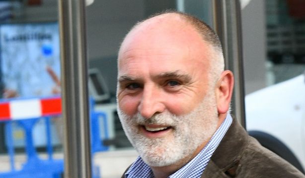 El truco del chef José Andrés para no pasar hambre en los viajes de avión: "Me llevo varias"