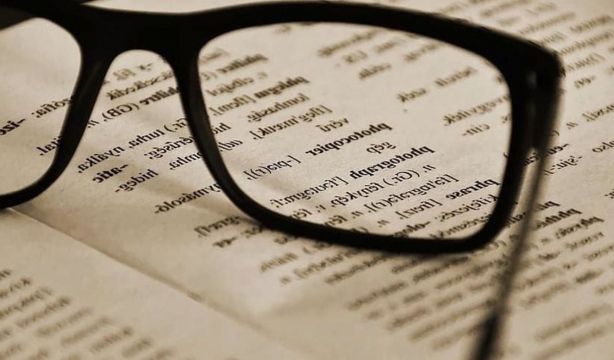 Por qué todas los idiomas tienen palabras para 'esto' y 'aquello'