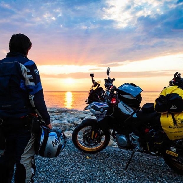 Charly sinewan Charly sinewan