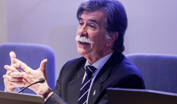 El psicólogo Javier Urra explica cómo ayudar a los niños a superar la muerte de un ser querido