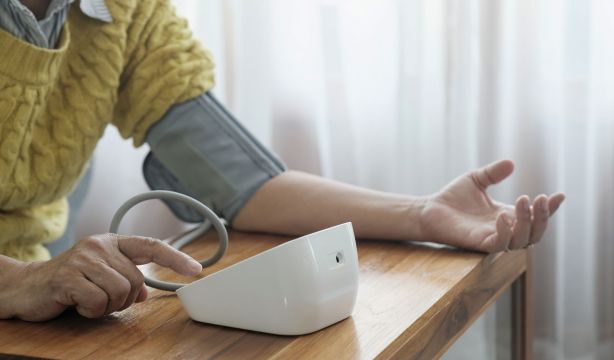 ¿Cómo medir la presión arterial correctamente? Estas son las mejores horas del día para hacerlo. Foto: Bigstock