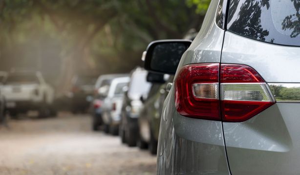 Vuelve la estafa del retrovisor: lo que tienes que saber para no caer en ella. Foto: Bigstock