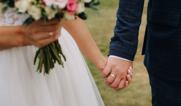 ¿Qué requisitos debe cumplir el cónyuge para cobrar la pensión de viudedad?