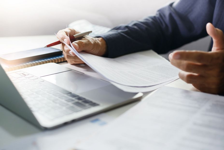 Vuelven la 'cartas del miedo' de Hacienda: qué son y a qué contribuyentes afecta