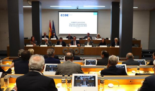La CEOE carga contra los pactos de investidura: "Es un grave menoscabo a la seguridad jurídica"