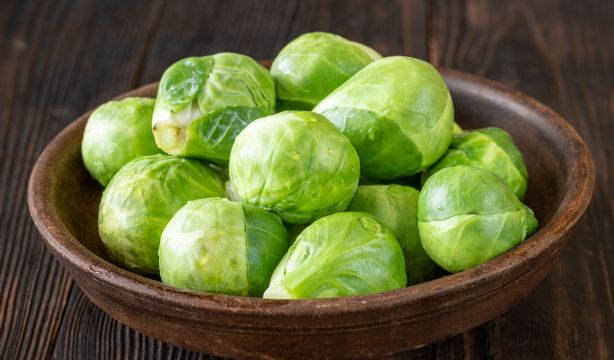 Los alimentos que debes consumir para prevenir un resfriado, según un nutricionista