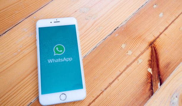 Cómo responder a un mensaje en WhatsApp sin que aparezca 'Escribiendo'