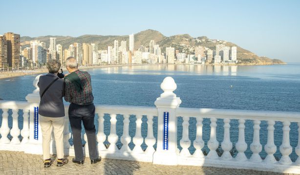 Posibles mejoras del Imserso: alternativa privada, más plazas o destinos y adecuar costes. Foto: Bigstock