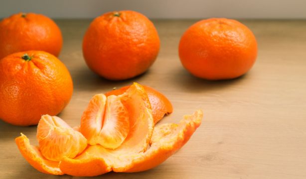 El truco viral que seguramente desconocías para comer las mandarinas sin tener que pelarlas. Foto: Bigstock
