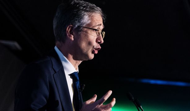 De Cos pide nuevas medidas para apuntalar la sostenibilidad de las pensiones