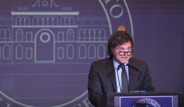 Milei tumba al peronismo y será el nuevo presidente de Argentina