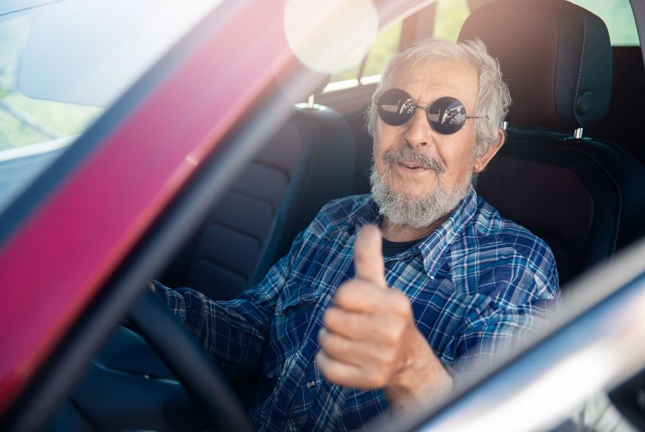 ¿Edadismo en un estudio de Harvard? Recomiendan dejar de conducir a los 65 años ¿Edadismo en un estudio de Harvard? Recomiendan dejar de conducir a los 65 años