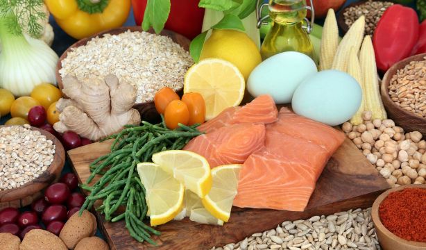 Antioxidantes y envejecimiento saludable: estos alimentos previenen el deterioro neuromuscular