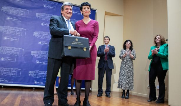 José Luis Escrivá entrega a Elma Saiz la cartera de Seguridad Social