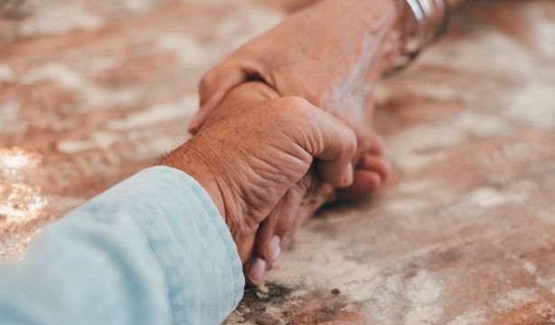 'Juntos por Navidad', el programa para que los mayores de Galicia no pasen estas fiestas en soledad. Foto: Bigstock