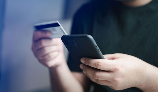 Consumo expedienta a operadores de comercio electrónico por rebajas engañosas en 'Black Friday'