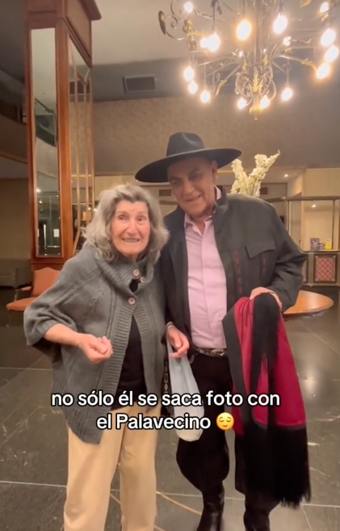 VÍDEO: El emotivo momento en que dos chicas cumplen el sueño de su abuela de conocer a su ídolo. Foto: TikTok