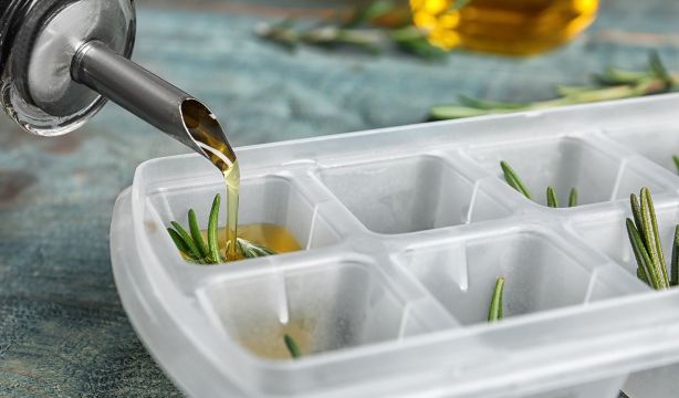 ¿Se puede congelar el aceite de oliva? Sí, y sirve para ahorrar