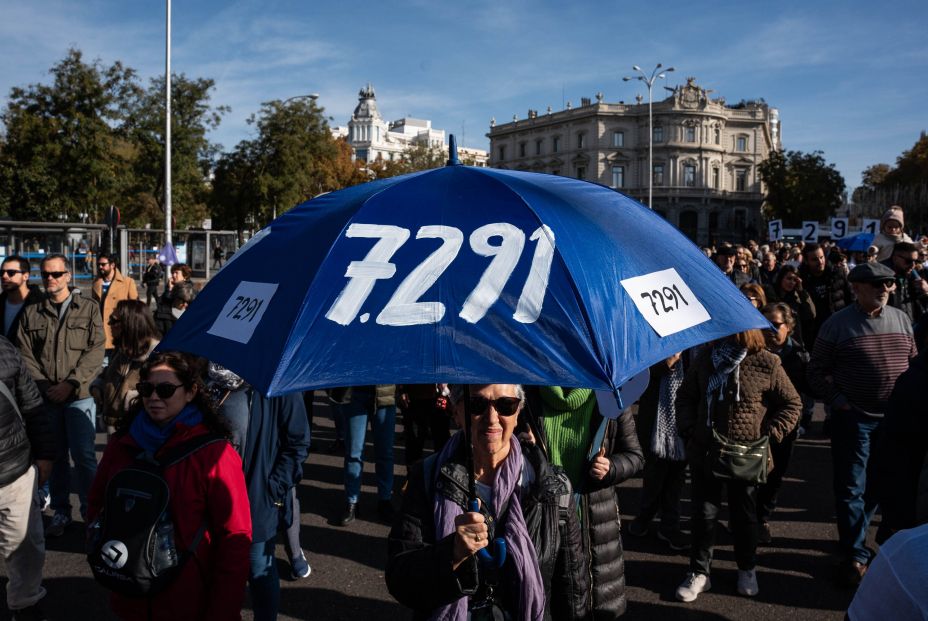 EuropaPress 5601559 varias personas manifestacion memoria residentes fallecidos primera ola EuropaPress 5601559 varias personas manifestacion memoria residentes fallecidos primera ola