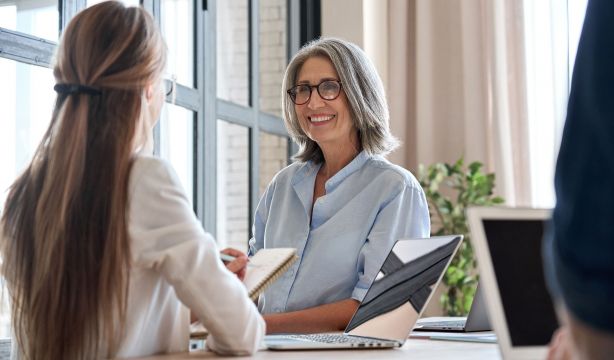 SECOT aborda las necesidades y desafíos de los sénior en la jornada 'Emprendiendo con experiencia'