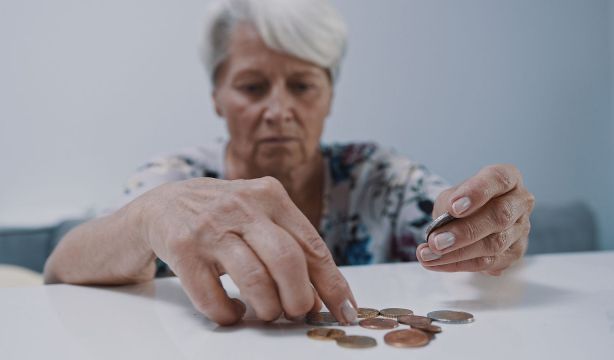 Ni la pensión de viudedad ni la de autónomos llegarán a 1.000 euros de media en 2024